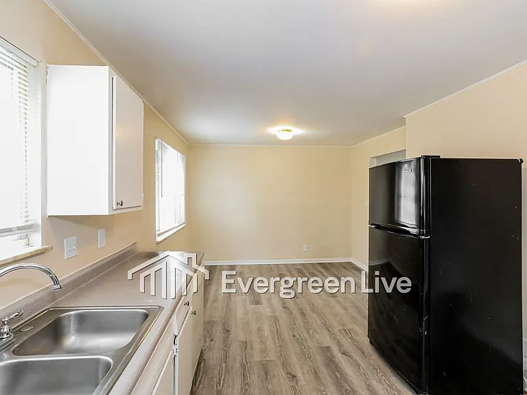9269 Burgess Dr — Photo 8