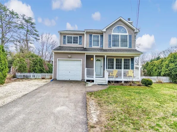 4 State Street, Hampton Bays, NY 11946