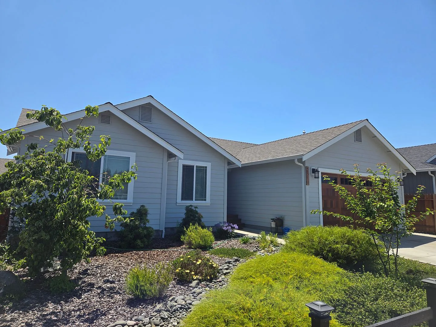 Recently constructed McKinleyville home features modern convenience, and hot tub! Pets considered! — Photo 2