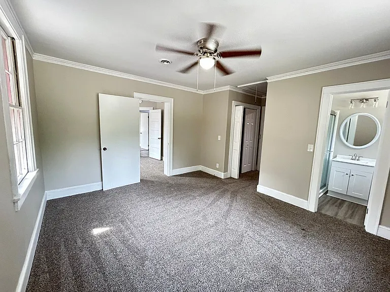 411 E Charlotte Ave — Photo 7