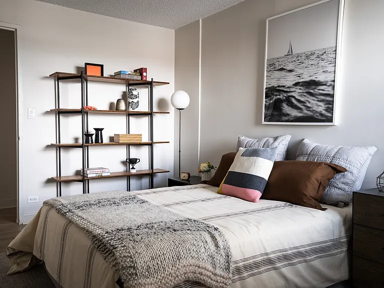 1990 Lexington Ave #28F — Photo 3