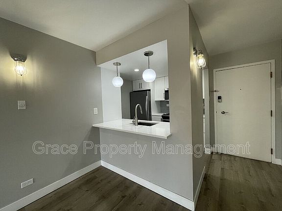 3rd image of 400 S Lafayette St APT 605