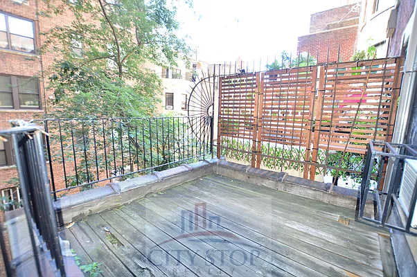 Rented by City Stop Realty | media 7