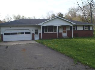 1375 Robison Rd, Erie, PA 16509