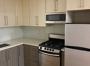 1872 Menahan St #2C, Ridgewood, NY 11385