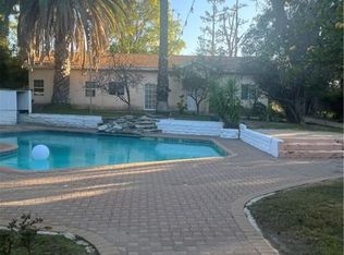 19210 Linnet St, Tarzana, CA 91356