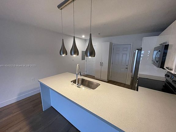 4th image of 1600 NE 114th St APT 110