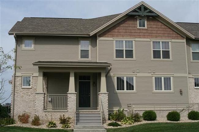 1st image of 326 E Hill Pkwy Unit 2