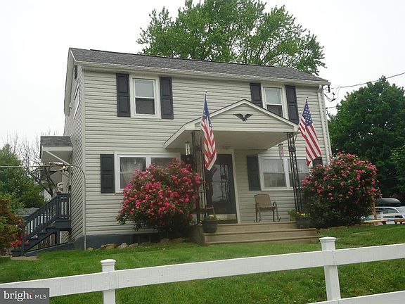4th image of 3809 Dennison Ave