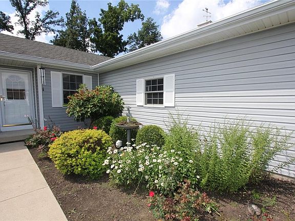 2nd image of 1005 Laura Dr