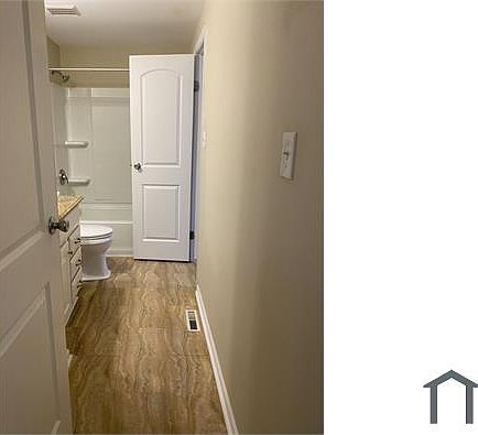 5th image of 8414 Shannon Green Ct