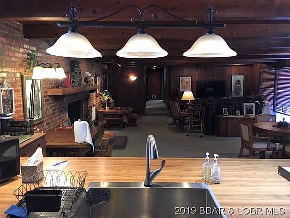 5th image of 180 Fairfax Dr