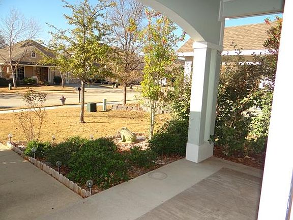 2nd image of 425 Creekview Dr