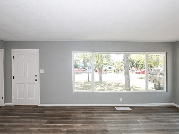 3rd image of 1855 W Acacia St