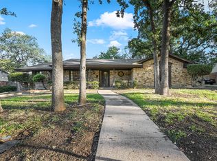 808 Mountain Ter, Hurst, TX 76053