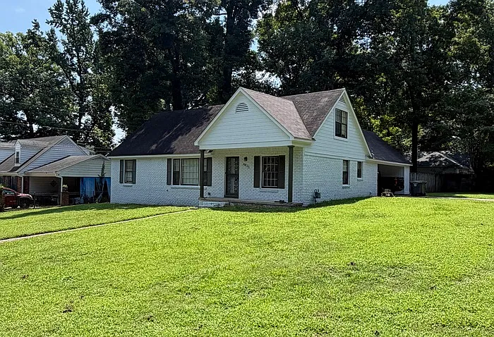 5 bed, 2.0 bath, 1900 sqft, $2,000 — Photo 2
