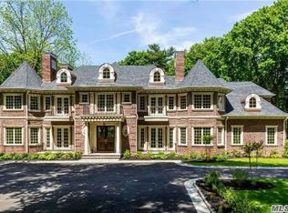 7 Cow Path, Glen Head, NY 11545