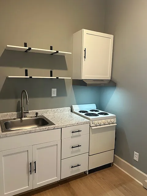 Studio, 325 sqft, $725 — Photo 2