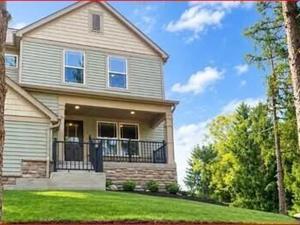 1800 Whispering Pines Ln, Bellefontaine, OH 43311