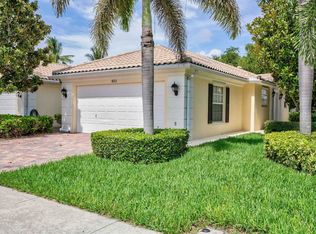923 Magdalena Rd, Palm Beach Gardens, FL 33410