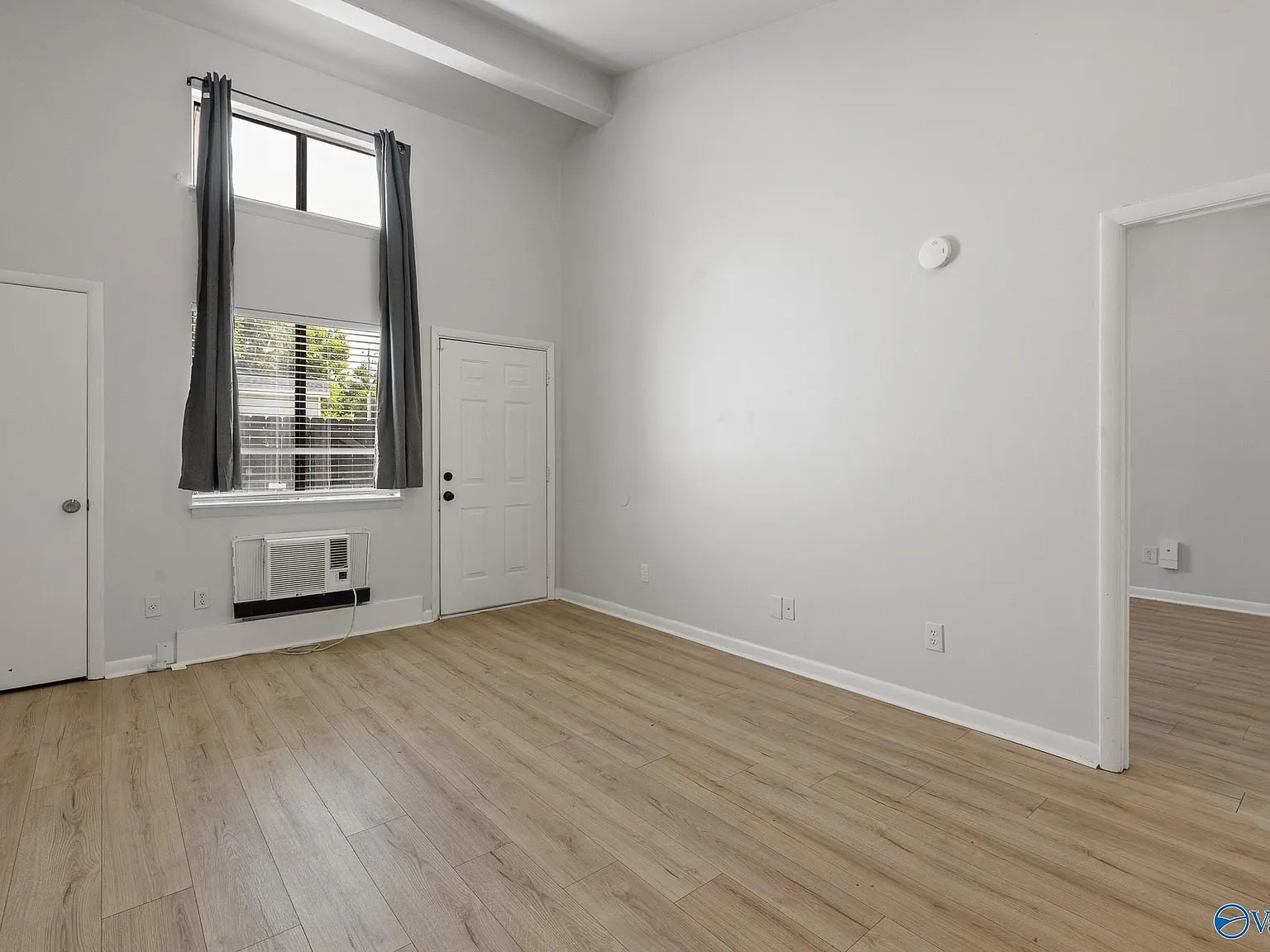 1 bed, 1.0 bath, 588 sqft, $800 — Photo 4