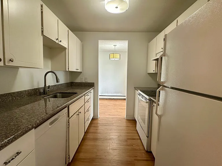 Avalon Apartments — Photo 3