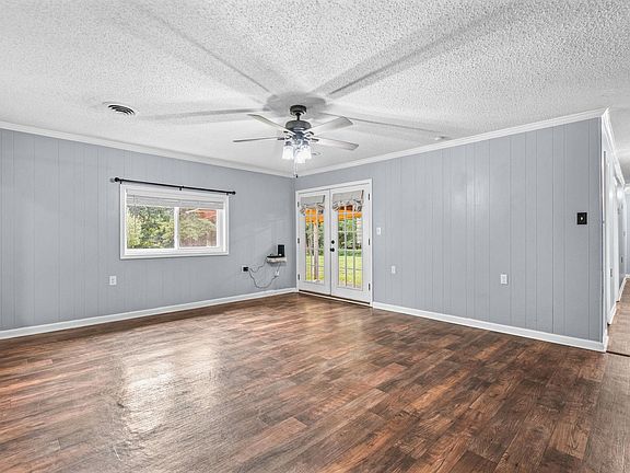 3rd image of 2636 Tipton Rd