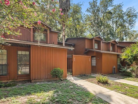 3rd image of 825 SW 55TH TERRACE