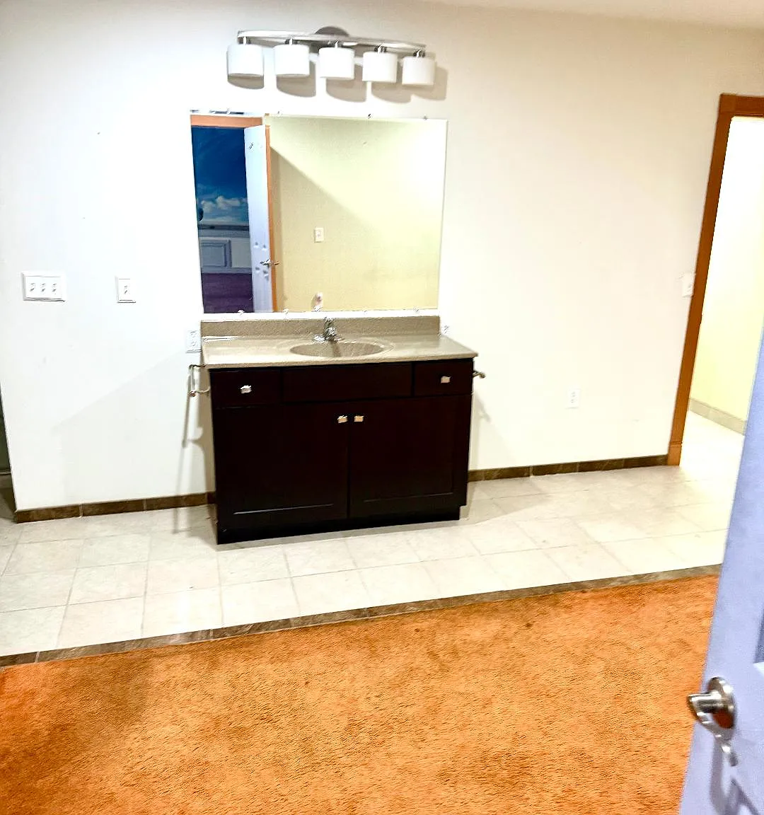 2 bed, 1100 sqft, $1,500 — Photo 4