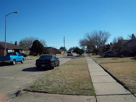 3rd image of 3826 Quiet Place Dr