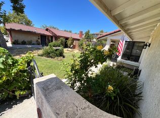 225 Honeysuckle Ln, Paso Robles, CA 93446