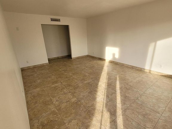 5th image of 1604 E EL PARQUE Drive
