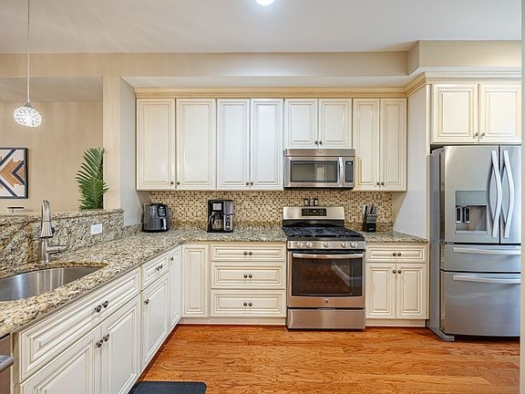 5th image of 2601 Tupelo Cir #2601