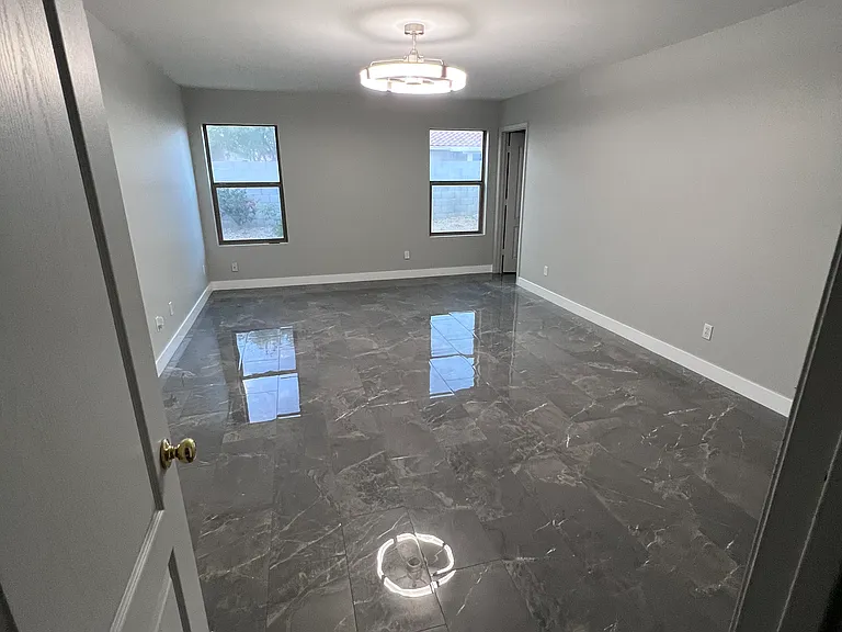W Crocus Dr — Photo 15