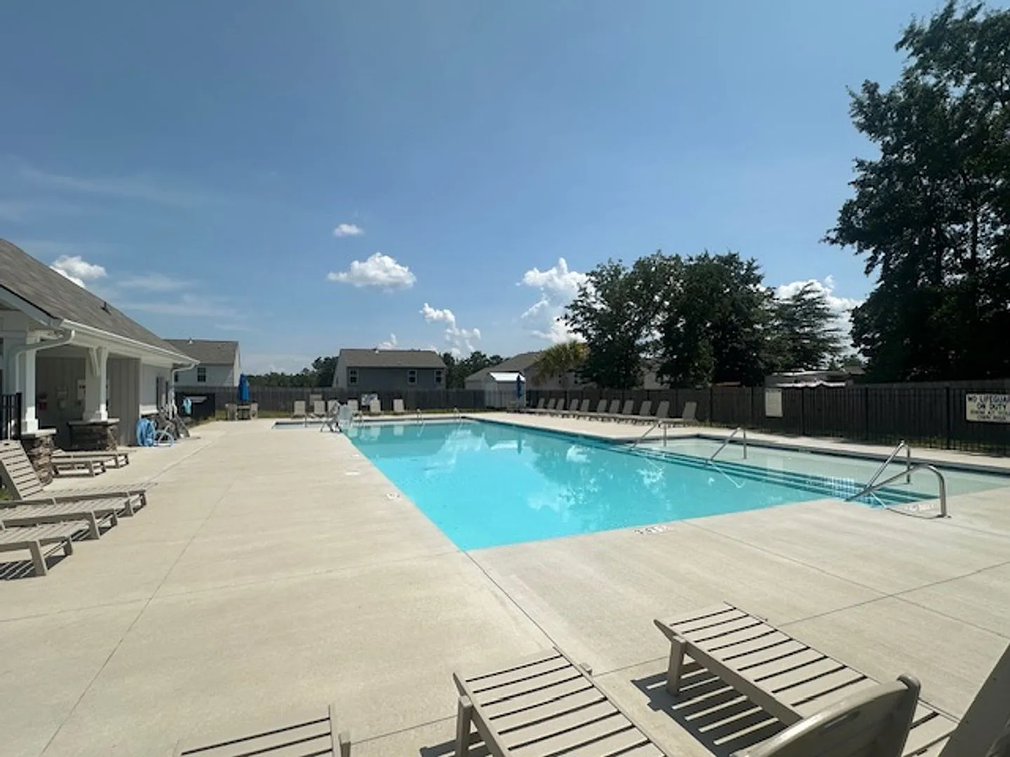 Spacious 4-Bedroom Home With Modern Comforts — Photo 4