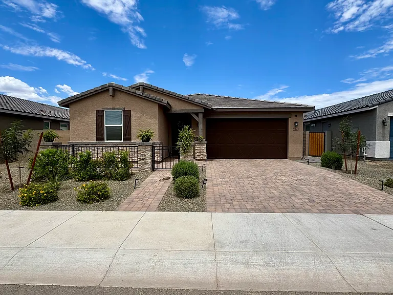 17840 W Pierson St — Photo 1