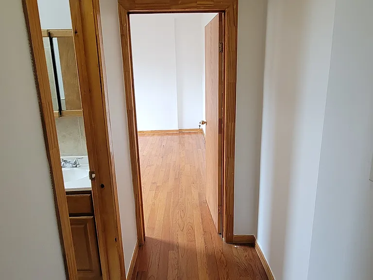 1066 Ward Ave #1E — Photo 9