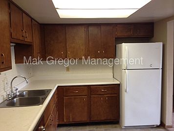 3rd image of 3840 Briar Pl APT 5