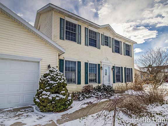 3rd image of 2948 Castle Rock Dr NE