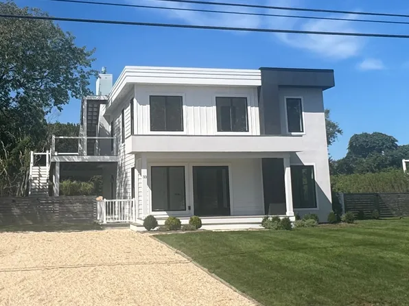 33 Benson Dr, Montauk, NY 11954