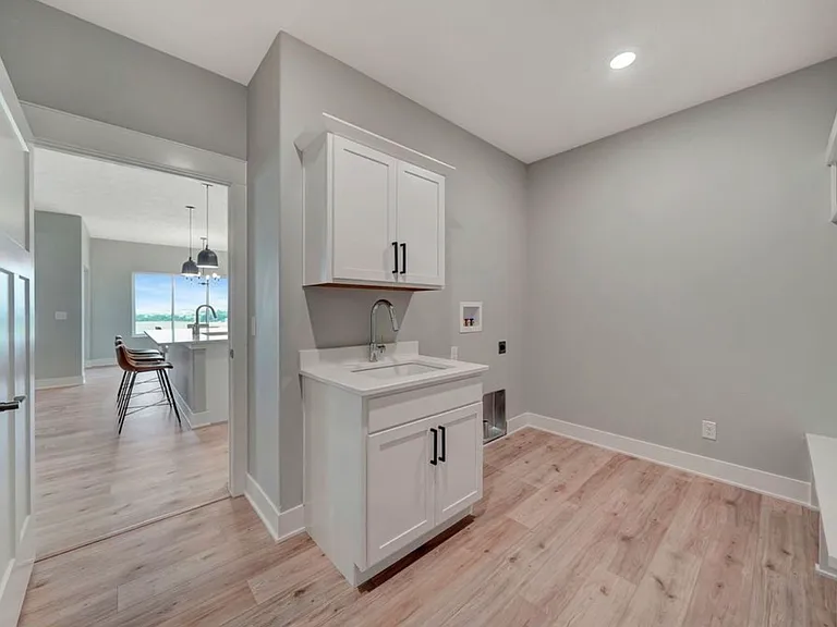 8641 S 49th St — Photo 16