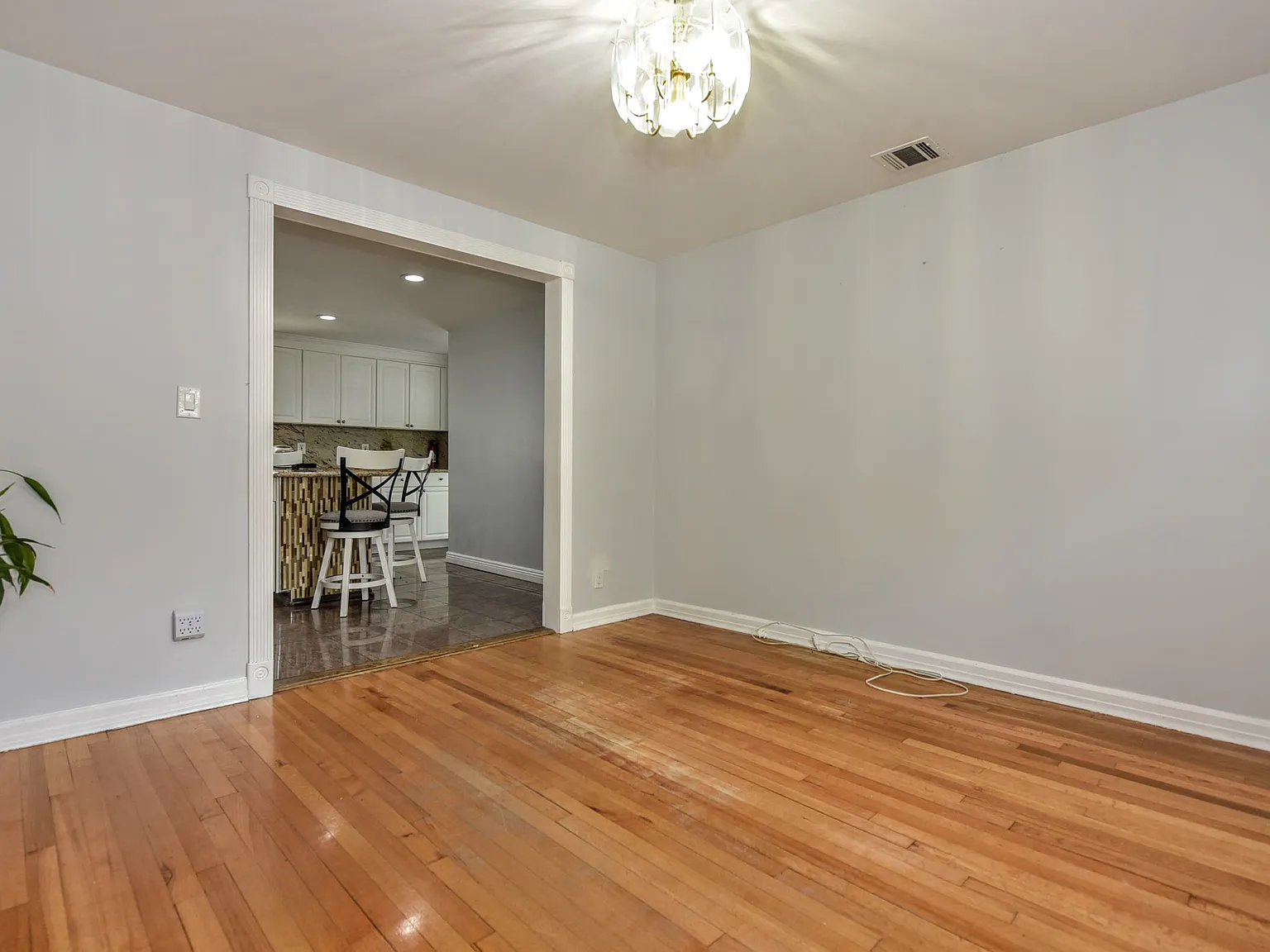 4 bed, 2236 sqft, $5,500 — Photo 3
