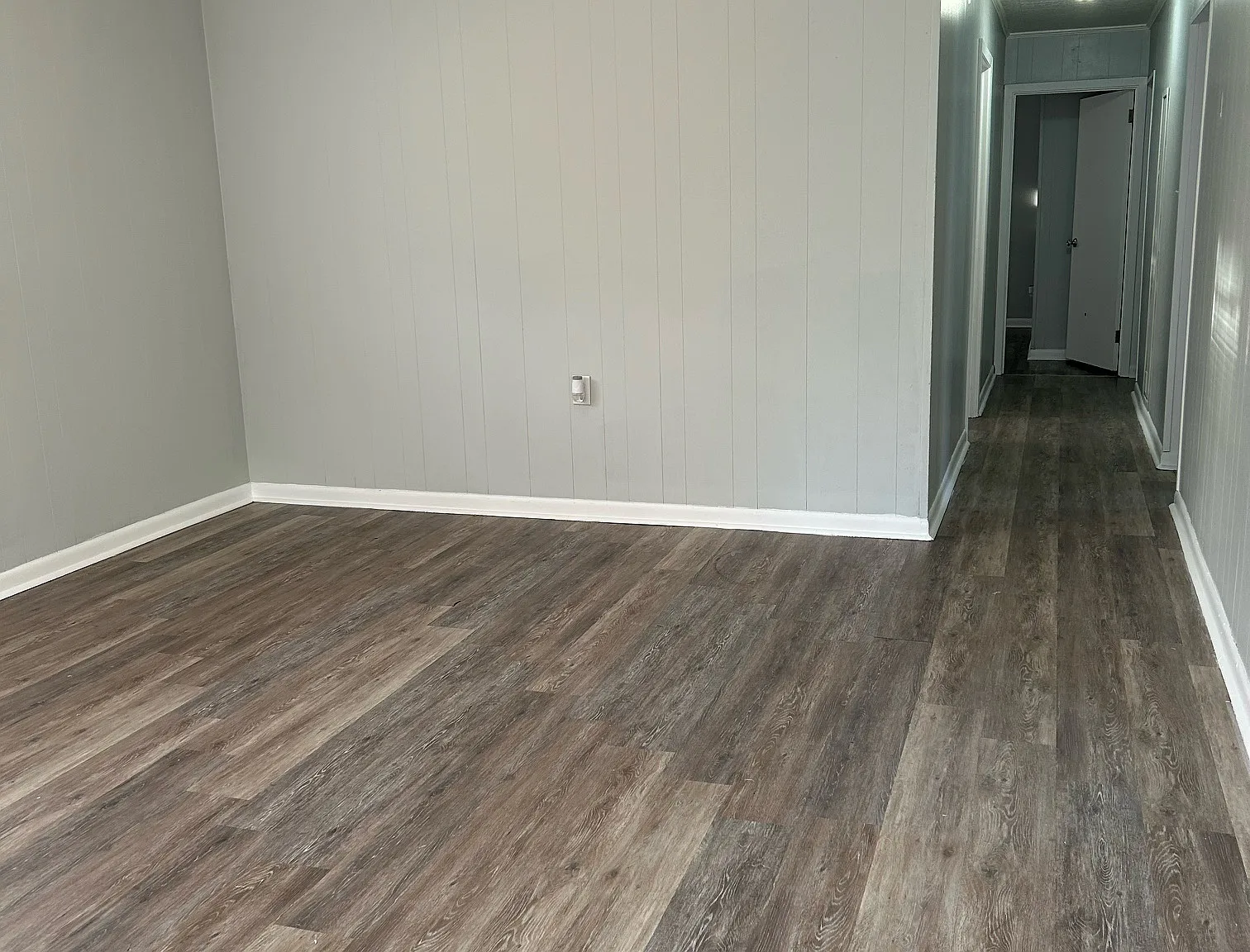 734 Hall St — Photo 4