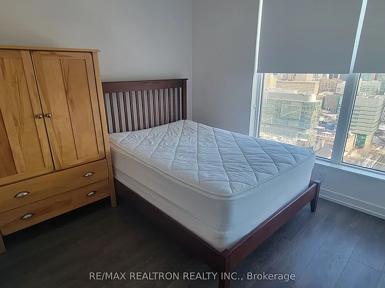 203 College St #2807 — Photo 7