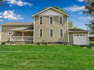 5410 Old Saunders Settlement Rd, Lockport, NY 14094