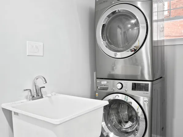 6158 Liebig Avenue image 8 of 9