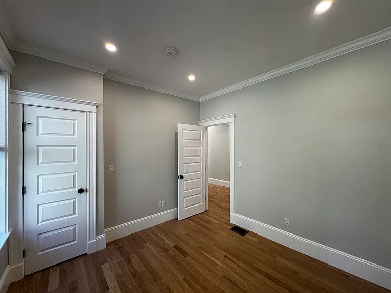 168-170 Webster Ave #1 — Photo 8