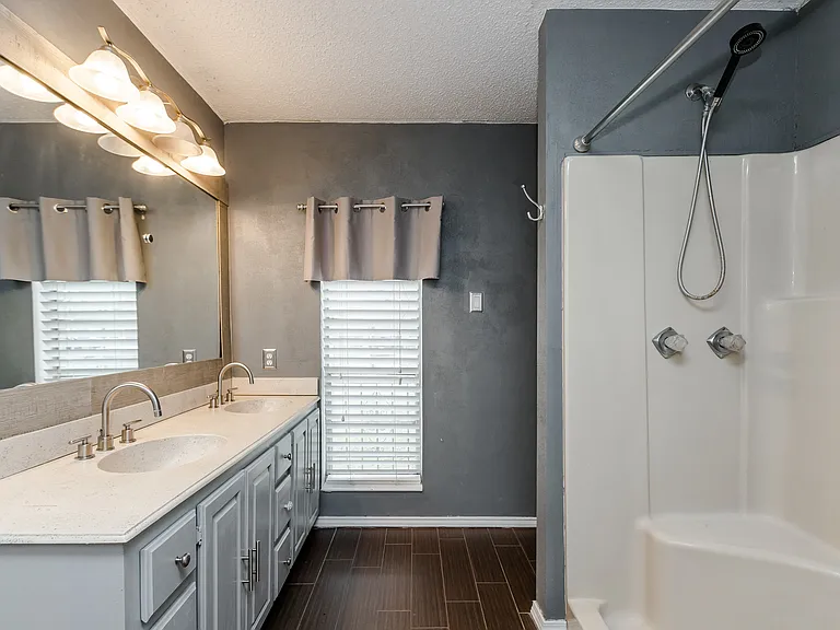 2517 Rosewood Dr — Photo 25