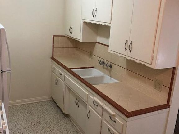 3rd image of 115 Mira Mar Ave APT 4