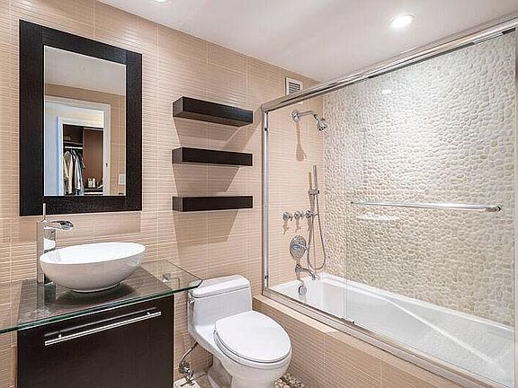 5th image of 4747 Collins Ave APT 802